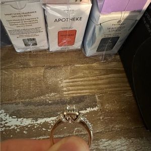 Ring solid gold 10k with diamond